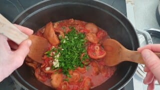 Fricot de champignons Sanguins aux saucisses - Instruction 6