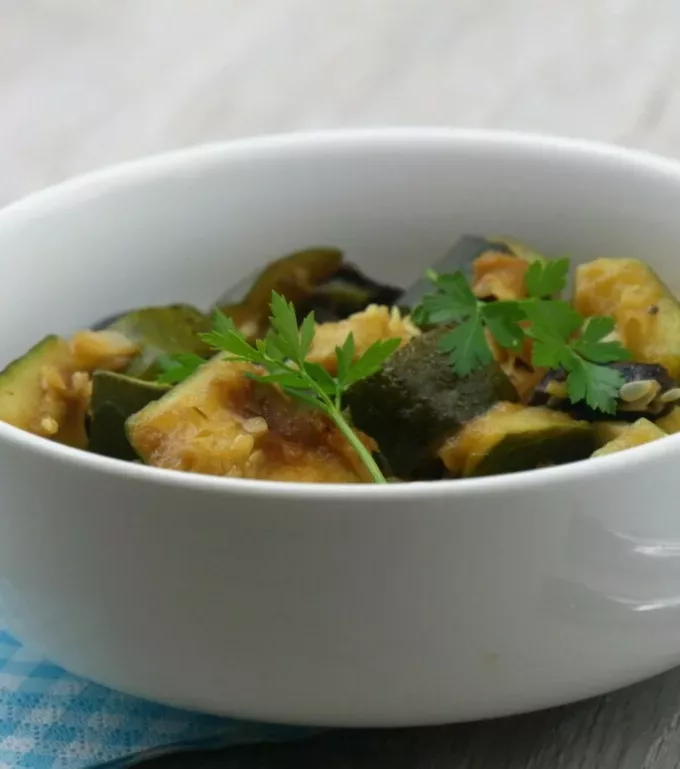 Grand(P1070411 (2)) Courgettes sautées aux olives noires