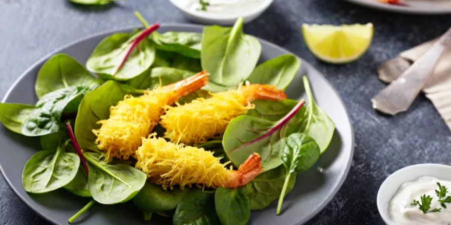 Crevettes Kadaïf, pousses d’épinards