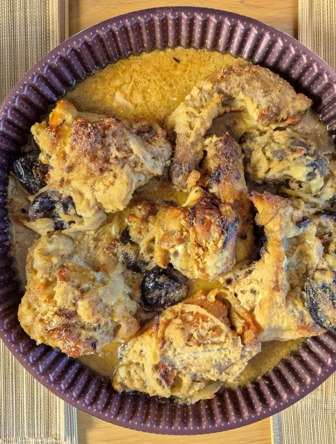 Poulet aux pruneaux et amandes