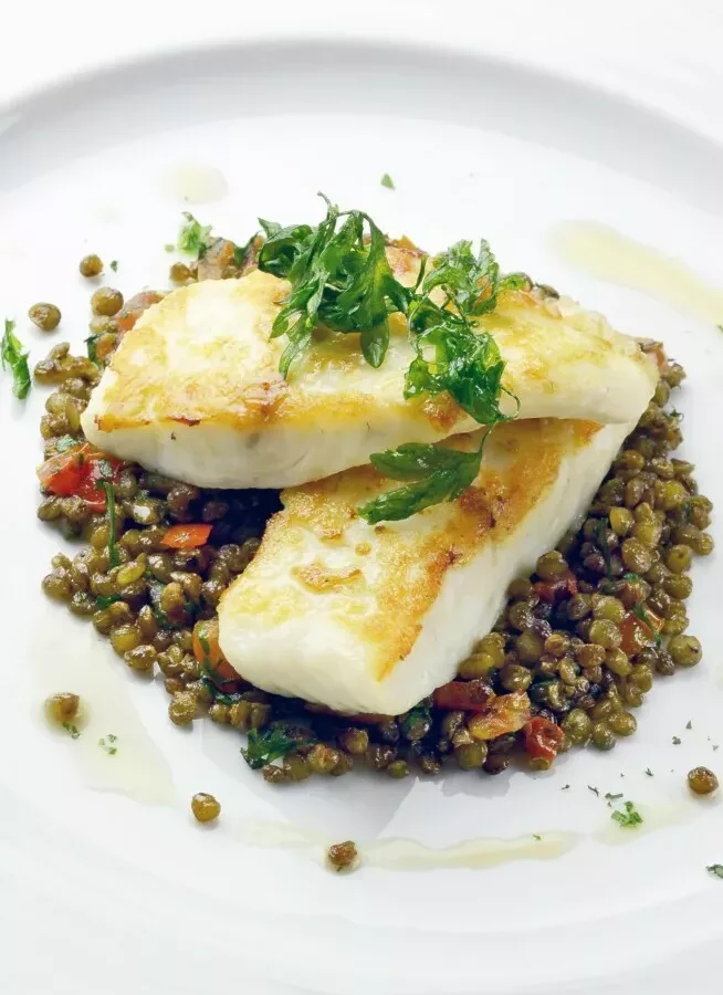 Poisson grillé, blanc de lentilles à la ciboulette Poisson grillé, blanc de lentilles à la ciboulette
