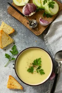 Cream of Zucchini and Leek Soup with Curry