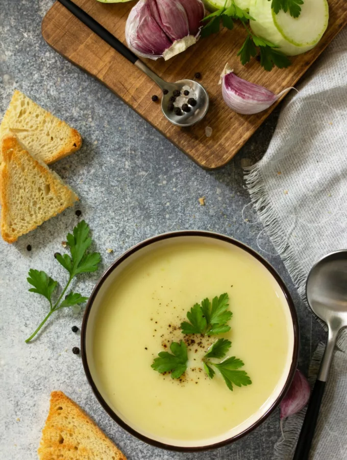 Velouté de courgettes et poireaux au curry