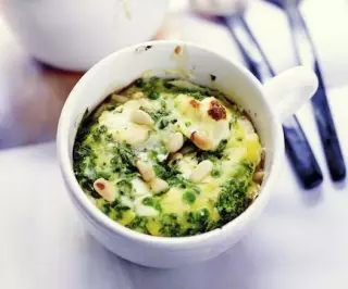 Herb-flavored cottage cheese flan