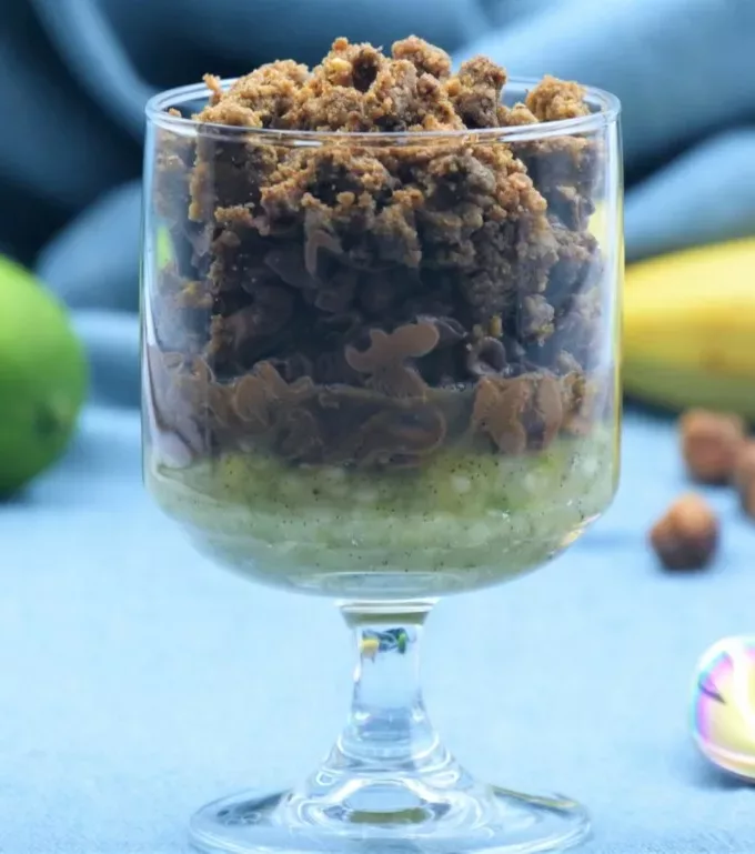 Verrine crumble, chocolat, banane au citron vert