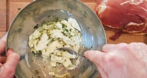 Roulés de jambon de Bayonne, fromage frais et herbes - Instruction 1