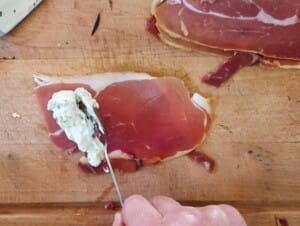 Roulés de jambon de Bayonne, fromage frais et herbes - Instruction 3