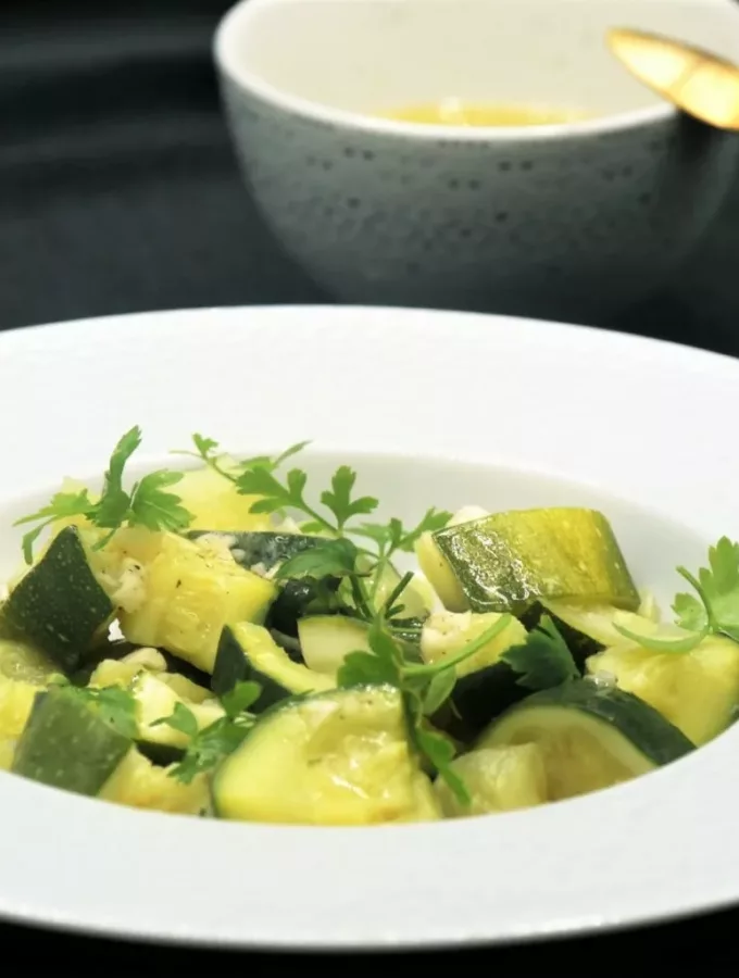Courgettes vapeur, vinaigrette citron Courgettes vapeur, vinaigrette citron