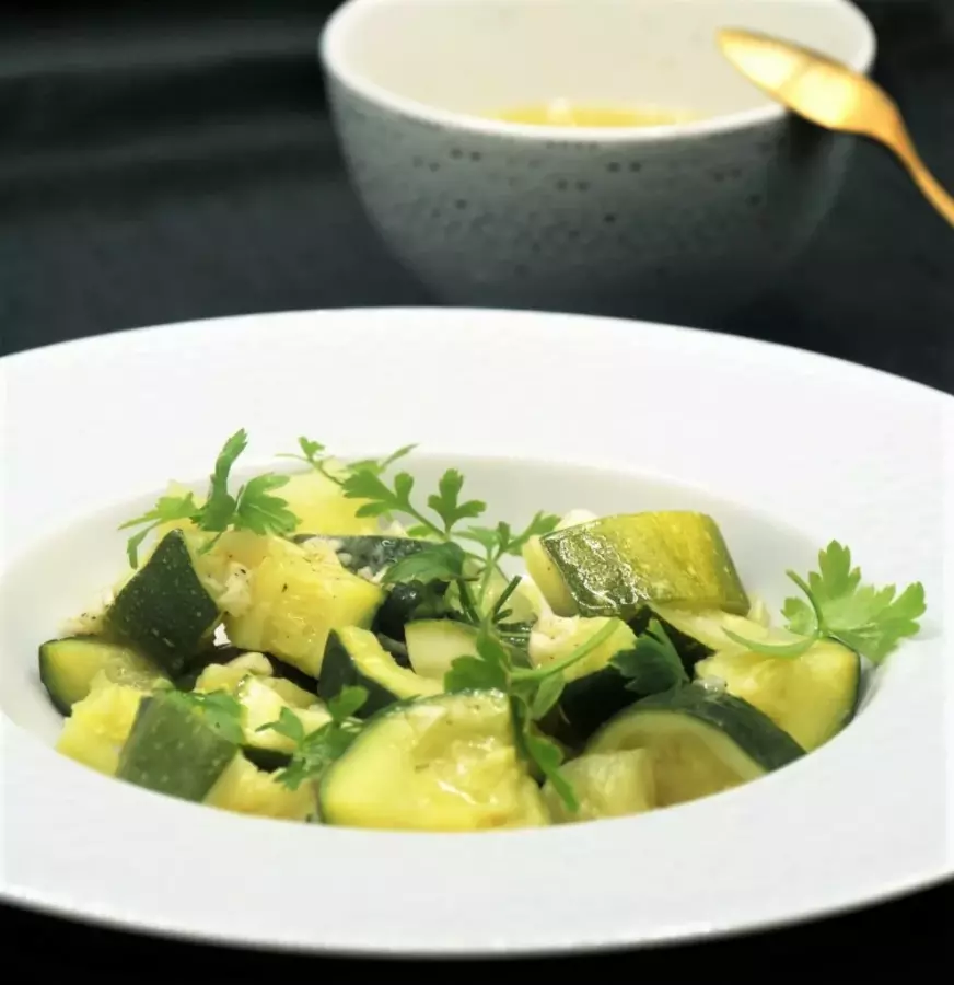Steamed zucchini with lemon vinaigrette