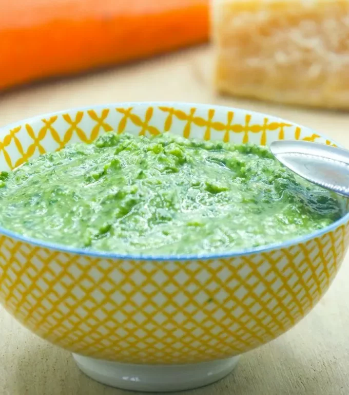 Pesto aux fanes de carottes Pesto aux fanes de carottes