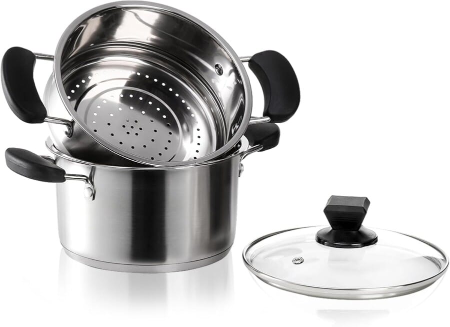 Casserole with steam basket