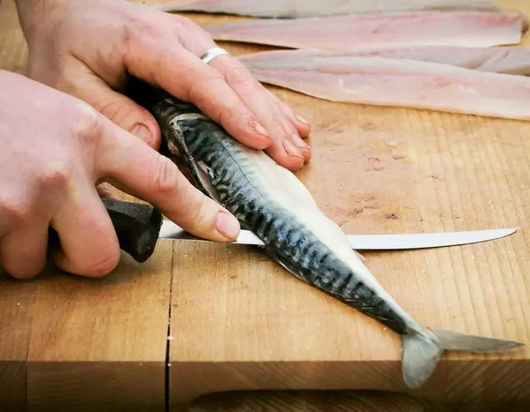 Lever un filet de poisson