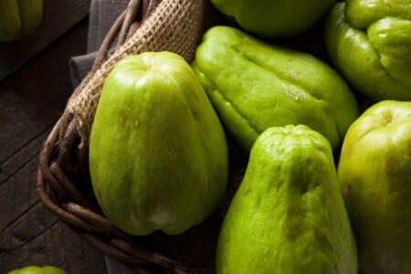 La chayotte en cuisine : saison, diététique et préparation