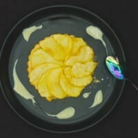 Fine tarte aux pommes et sa crème caramel - Galerie 0