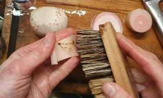 Soupe de feuilles de moutarde au curcuma - Instruction 1