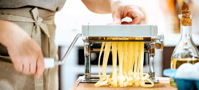 Image de Using Kitchen Utensils and Appliances