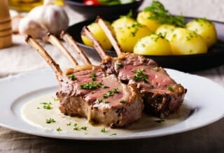 Lamb Chops with Garlic Cream Sauce