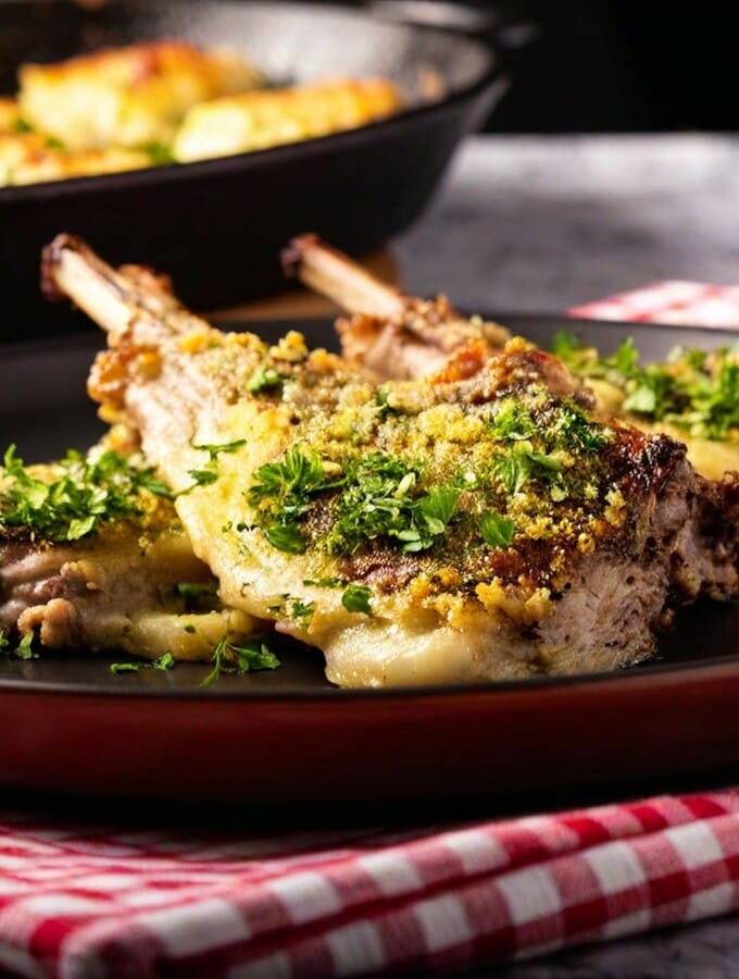 Carrés d’agneau en persillade