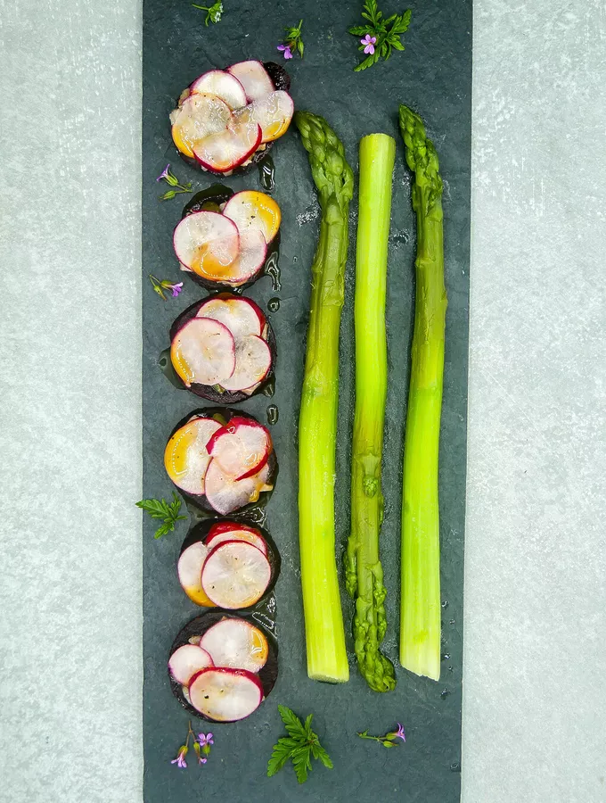 Asperges vertes, fraîcheur nordique aux betteraves