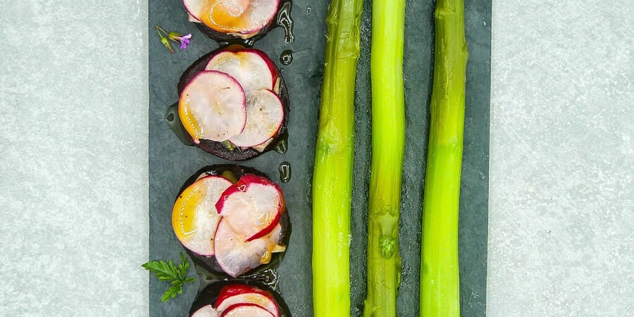 Asperges vertes, fraîcheur nordique aux betteraves