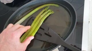 Asperges vertes, fraîcheur nordique aux betteraves – Instruction 6 Asperges vertes, fraîcheur nordique aux betteraves - Instruction 6