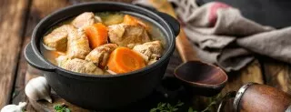 Easy and delicious recipes to make in a cast-iron casserole dish Easy and delicious recipes to make in a cast-iron casserole dish
