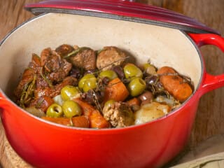 Veal stir-fry with olives