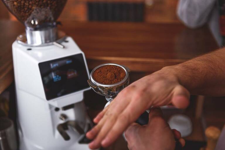 Machines à café à grain : comment trouver le modèle qui vous convient vraiment ?