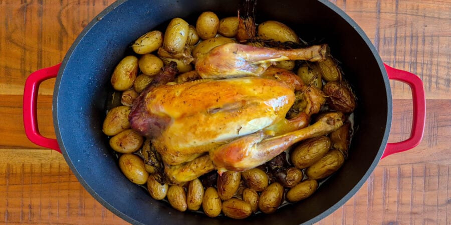 Poulet rôti au four, pommes grenaille