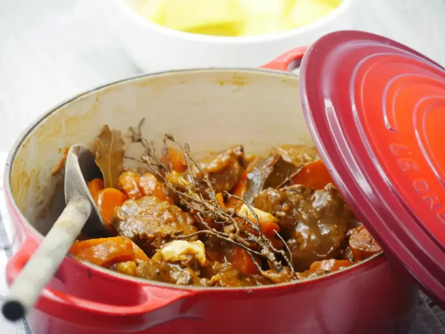 Braised beef with carrots
