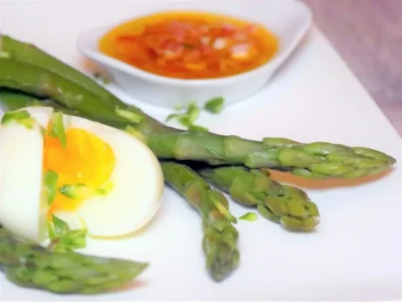 Poached Eggs with Asparagus