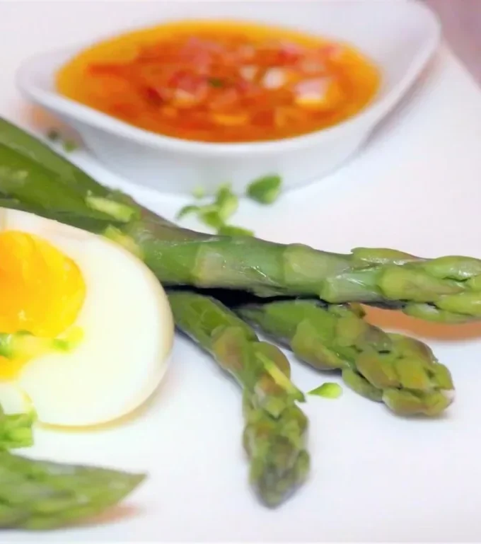 Oeufs pochés aux asperges