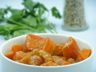 Carrots glazed with cream