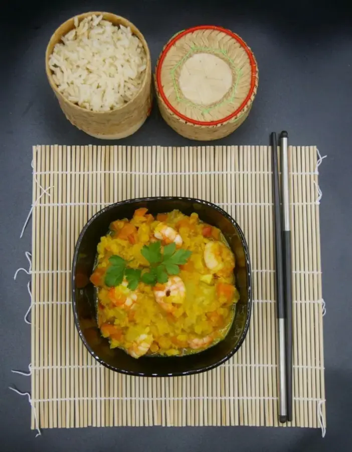 Coral lentils with coconut and shrimp